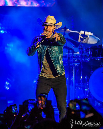 Dustin Lynch